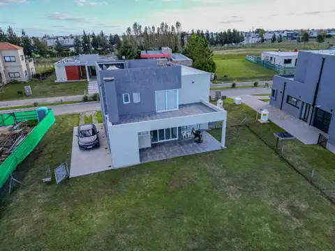 Casa en Alquiler de 3 dormitorios