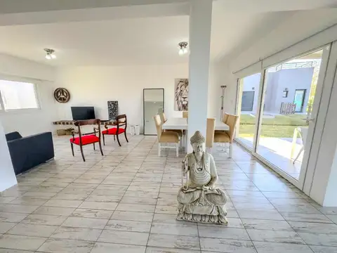 ALQUILER CASA 5 AMBIENTES AL LAGO AMOBLADA CANNING