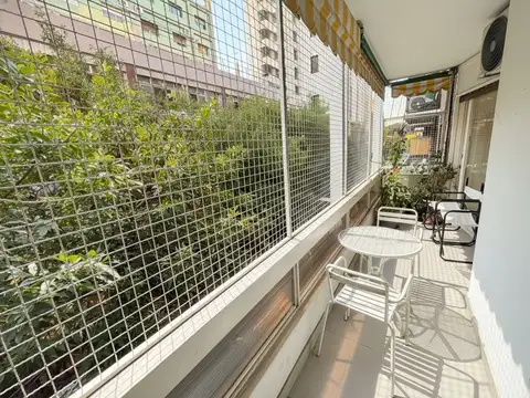 VENTA DPTO SEMIPISO 3 AMBIENTES CON BALCÓN Y ESCRITORIO REFACCIONADO A NUEVO