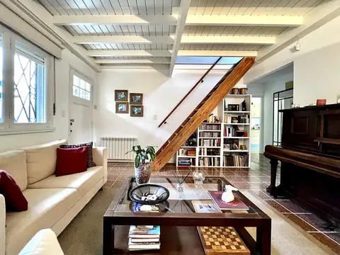 Casa en  Venta de 2 Plantas con Gran Playroom y Jardín - Vicente López