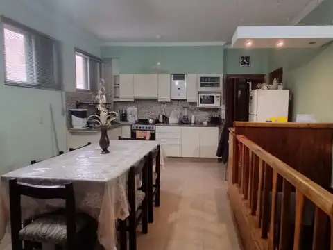 VENTA DE CASA PLANTA ALTA 3 DORMITORIOS MAS COMODIN