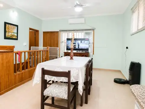 VENTA DE CASA PLANTA ALTA 3 DORMITORIOS MAS COMODIN
