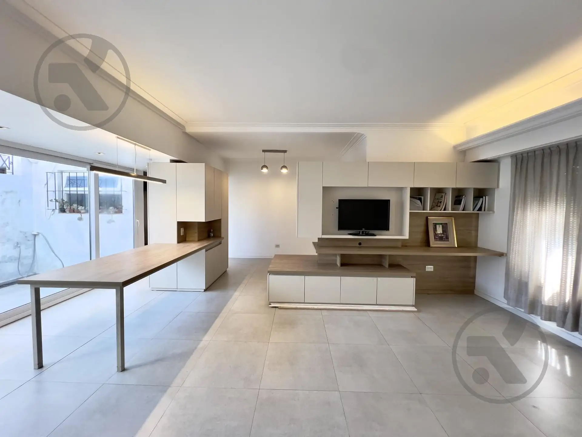 Casa en block de 6 amb, 200m² en Chauvin, ideal vivienda o profesional