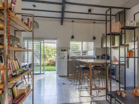 Depto Tipo Casa en Venta en Barrio Parque, USD 180.000