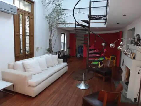 Casa Tipo Loft. SIN EXPENSAS. 5 Ambientes. Uso Comercial, Oficinas, Showroom, Lote Propio