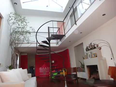 Oficina 5 ambientes con 3 baños