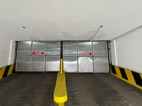 Alquiler Cochera Edificio Cosmos Portón eléctrico