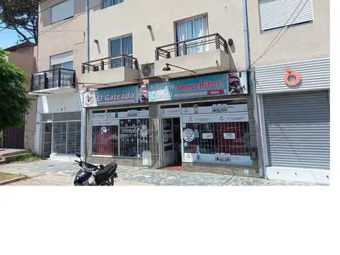 Local  en Venta Villa Gesell sobre Avenida 3