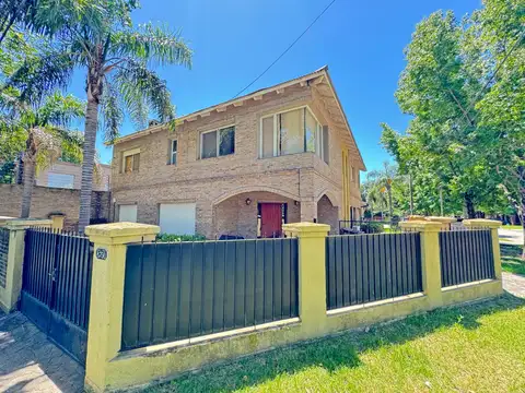 Casa en alquiler de 3 dormitorios c/ cochera en Fisherton