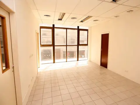 Oficina en Alquiler en Barrio Norte, $ 900.000