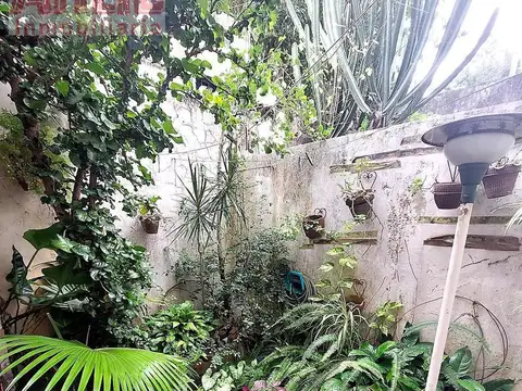 Depto Tipo Casa en Venta 50 años