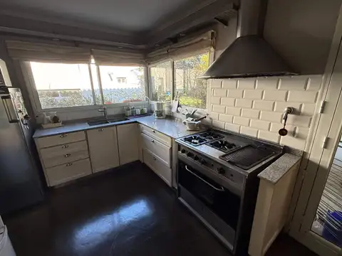 Casa en Venta en Maquinista F Savio, USD 299.000