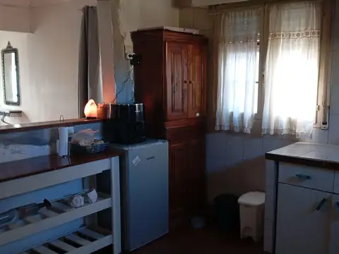 CASA CON PARQUE A REFACCIONAR 3 AMBIENTES. MIRAMAR
