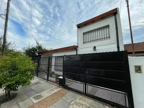 Casa 4 amb lote propio- Ituzaingó