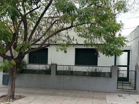 Casa en venta 4 ambientes en Florida con patio y terraza