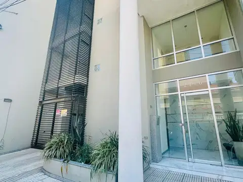 Cochera Centrica en Edificio CAM 83