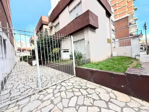 Bayardi 2500, Piso UF