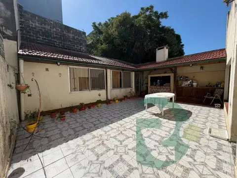 VENTA CASA 4 AMB.QUINCHO.PATIO.COCHERA.SAN JUSTO