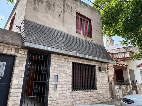 VENTA CASA 2/3 DORMITORIOS   LOFT EN PLANTA ALTA
