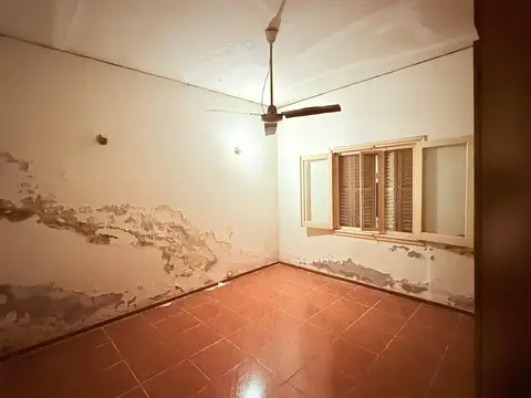 Casa 5 ambientes con 1 baño
