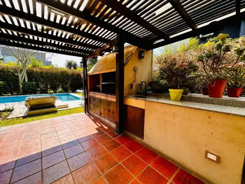 CASA EN VENTA- BARRIO EL ROCIO