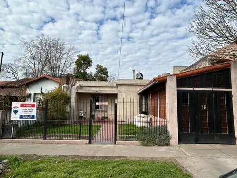 VENTA CASA  4 AMBIENTES PILETA Y COCHERA J.C. PAZ