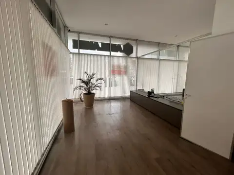 Av. Luis Candido Carballo al 100