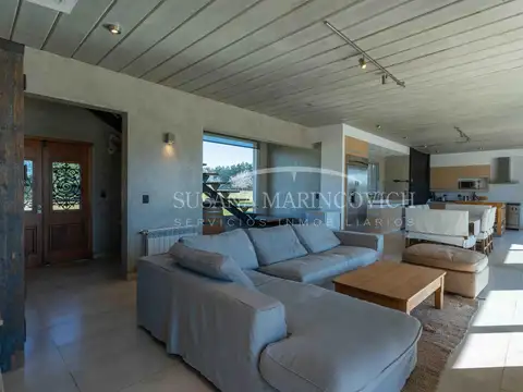 Chacra en venta en Azcuénaga – 5 hectáreas con dos casas, pileta y cancha de tenis