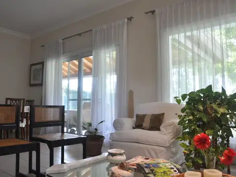 Casa 5 ambientes con 5 baños