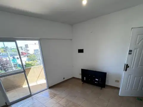 Departamento en alquiler - 1 Dormitorio 2 Baños - Berisso