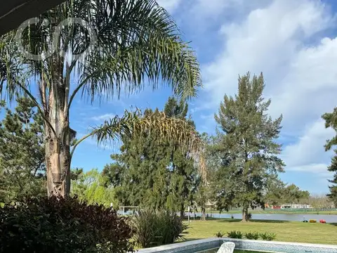 Casa 10 ambientes con 7 baños