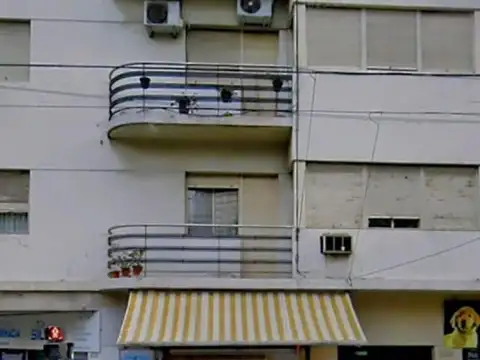 Dpto 2 Ambientes con Dependencia en Boedo  GRAN POTENCIAL 