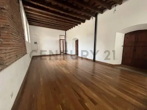 Casona en alquiler comercial en Monserrat
