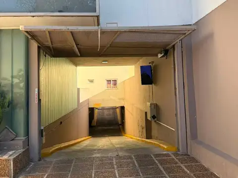 VENTA DE COCHERAS A METROS DE NUEVOCENTRO SHOPPING
