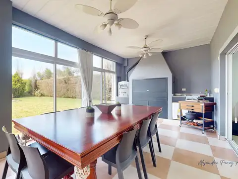 Casa 5 ambientes con 3 baños