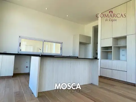 Casa 5 ambientes con 3 baños