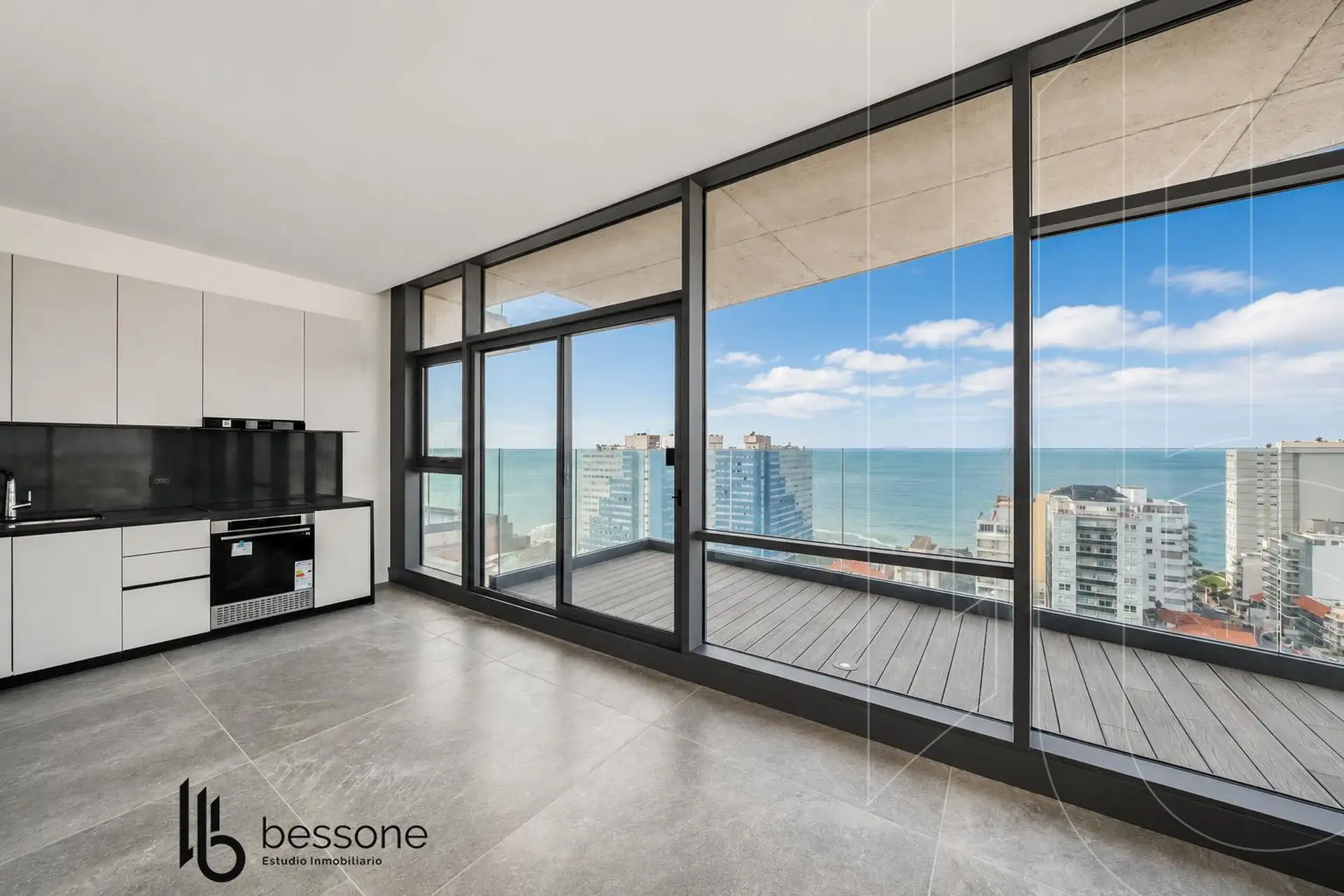 Depto 2 amb, 85m² con balcón terraza y amenities — Varese