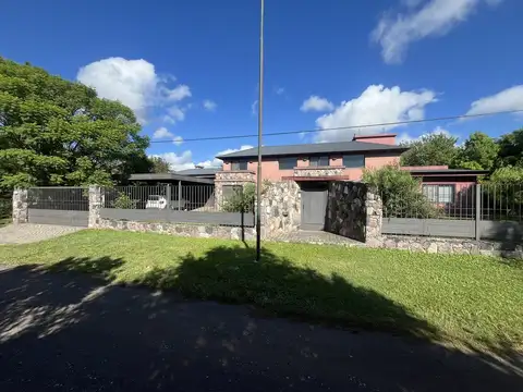 Casa en Venta – Villa Allende Golf – 2050 m² Terreno – 518 m² Cubiertos – Cul de Sac – Fondo Norte