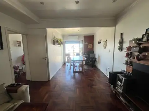 VENTA DEPTO. SEMIPISO 4 AMBIENTES C/BALCÓN - BOEDO