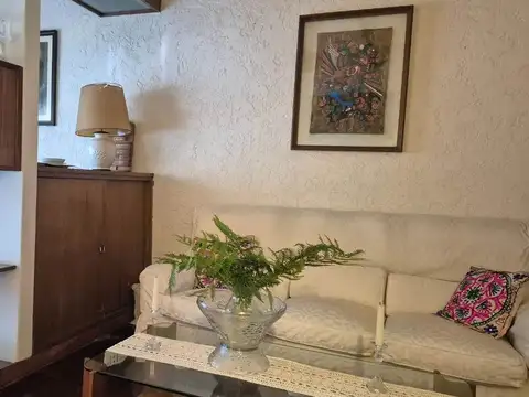 Casa 6 ambientes con 2 baños
