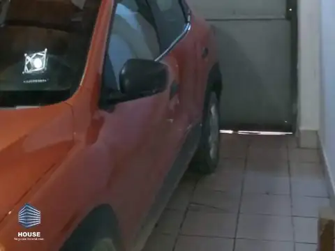 AMPLIA CASA DE 3 DORMITORIOS  SALÓN  EN VENTA BARRIO LOS BOULEVARES