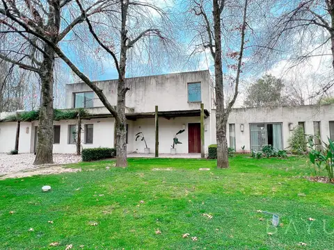 Venta Gran Casa - Chacras de Murray / Pilar - Ambientes Luminosos