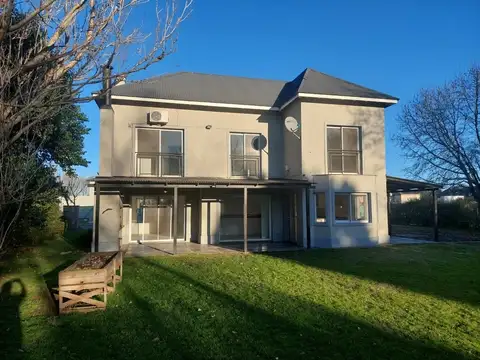 Casa en Alquiler de 4 dormitorios