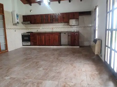 Casa en Alquiler con 1 cochera