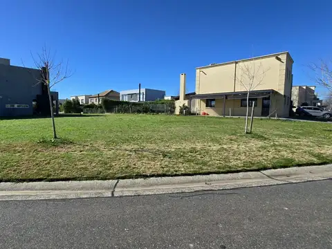 Terreno en venta en esquina Las Tipas Nordelta más de 650m2
