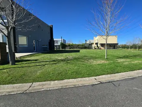Terreno en venta en esquina Las Tipas Nordelta más de 650m2