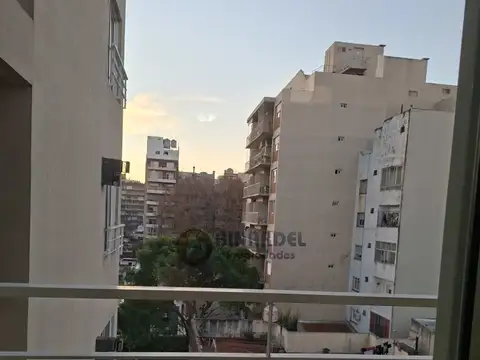 MONOAMBIENTE C/FRENTE CON BALCÓN