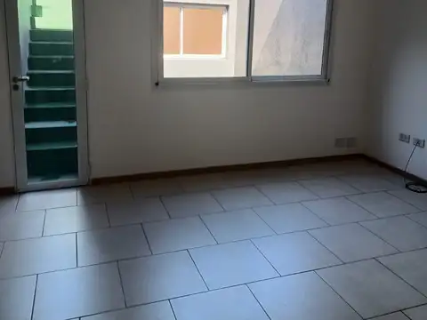 Departamento en Alquiler en General Jose De San Martin, $ 450.000