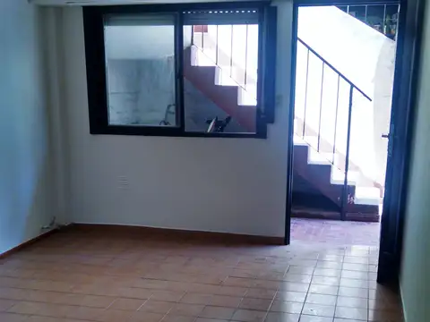Depto Tipo Casa 2 ambientes con 1 baño