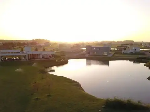 Terreno en Venta 30  mts Fondo